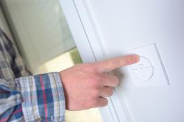 מתג הפעלה לתריס חשמלי