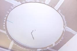 תהליך בניית תקרת גבס עגולה