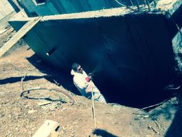 התזת פריימר כהכנה לאיטום שמבצע נאזר מחברת "איטום נ.פ"