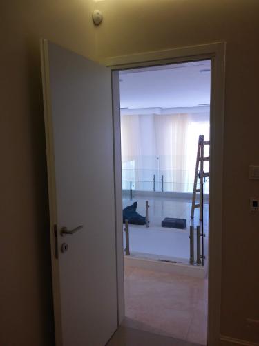 דוגמה נוספת להתקנת דלת פנים