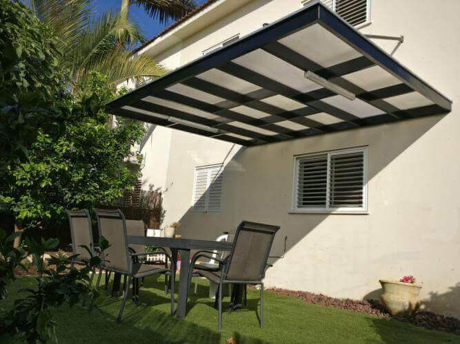 פרגולה תלויה מאלומיניום