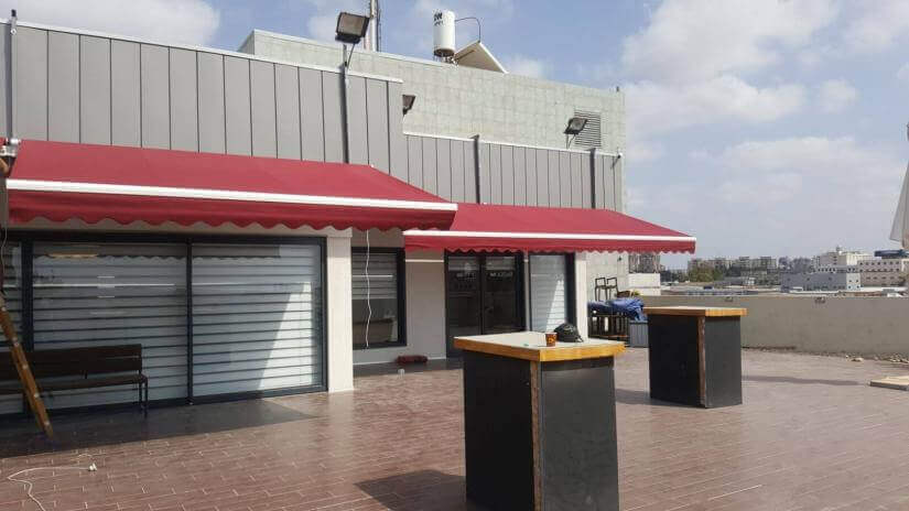 התקנת סוככים